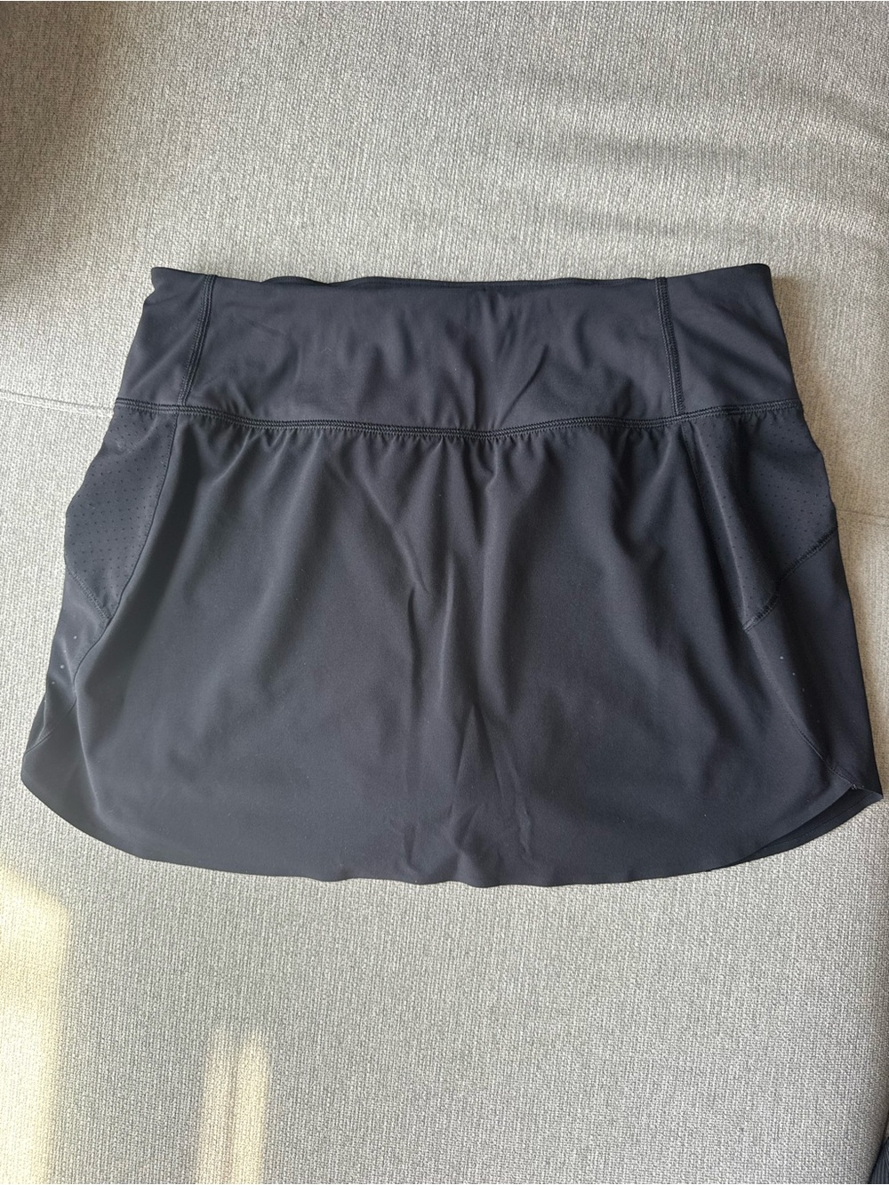Athleta run with is skirt - Black Women’s Athletic Skort